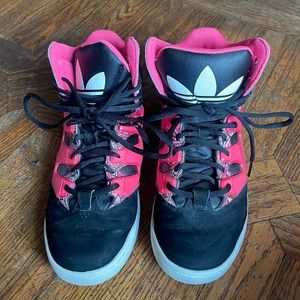 Adidas Torsion hightop sneakers